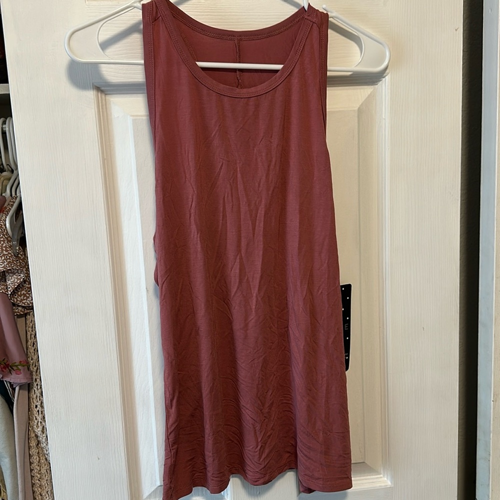 NWT - Vie Active rose colored tank